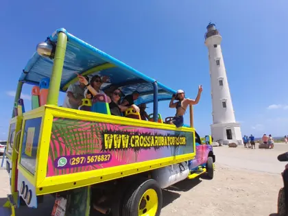 Cross-Aruba-Tours-Bus