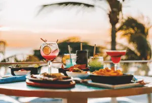 Horizons-dinner-300x203